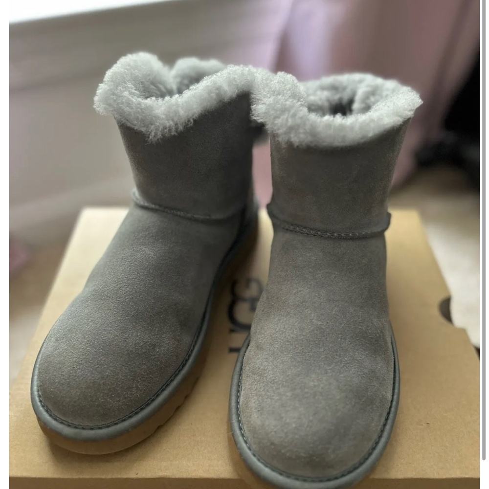 UGG Classic Mini Bailey Button Bling Gray Grey Suede Ankle Boots Size 7 Women